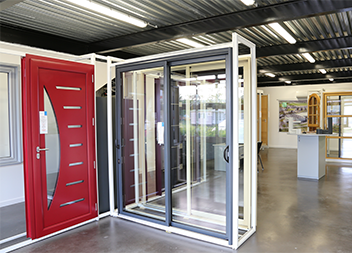 Agence Pasquet Menuiseries Toulouse 31 portes d'entrée et baies vitrées intérieur