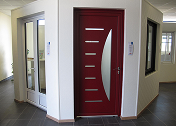 Agence Pasquet Menuiseries Déols 36 intérieur porte d'entrée et porte-fenêtre