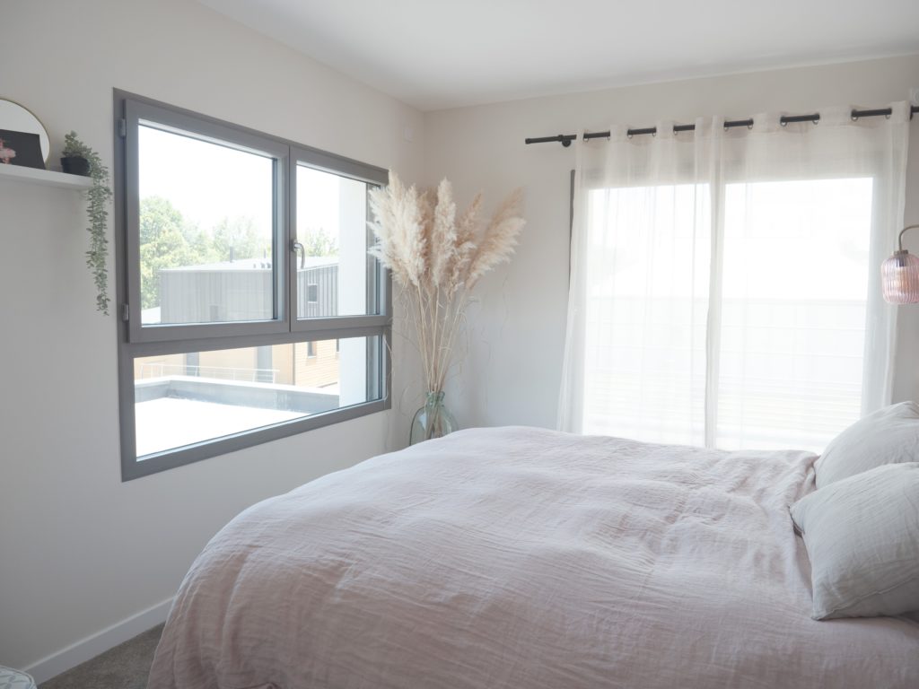 chambre lit fenetre pasquet menuiseries