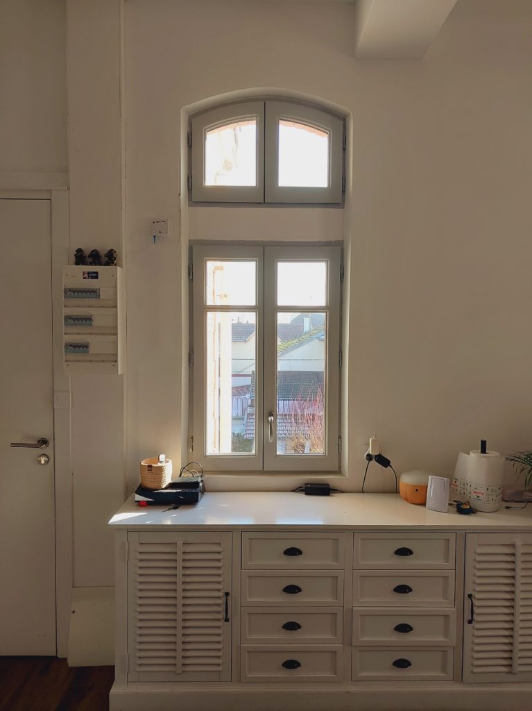 fenetre interieur chambre blanche à la francaise pasquet menuiseries