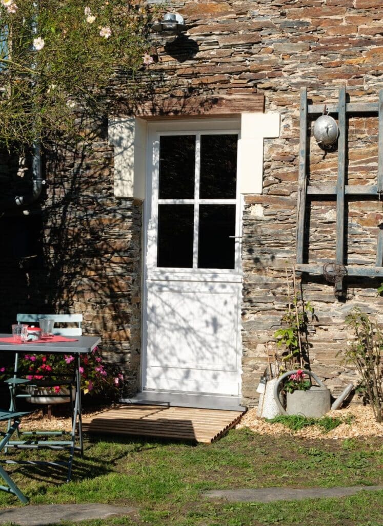 Porte d’entrée en bois, modèle Guyenne